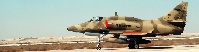A-4KU koweitien au roulage penant la guerre du golfe